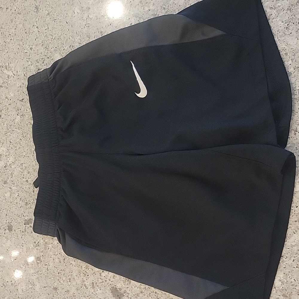 Nike Black Athletic Shorts Versatile Workout Essential. Dri-fit. Boys Medium